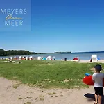 Feriehus Schwarzes Holzferienhaus Mit Sauna -- Gartenglueck -- An Der Ostsee, Bei Wismar, 500m, 2 Schlafzimmer Zierow