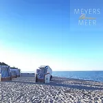 Schwarzes Holzferienhaus Mit Sauna -- Gartenglueck -- An Der Ostsee, Bei Wismar, 500m, 2 Schlafzimmer Feriehus