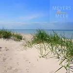 Feriehus Schwarzes Holzferienhaus Mit Sauna -- Gartenglueck -- An Der Ostsee, Bei Wismar, 500m, 2 Schlafzimmer *