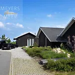 Schwarzes Holzferienhaus Mit Sauna -- Gartenglueck -- An Der Ostsee, Bei Wismar, 500m, 2 Schlafzimmer
