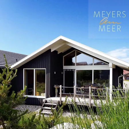 Semesterbostad Schwarzes Holzferienhaus Mit Sauna -- Gartenglueck -- An Der Ostsee, Bei Wismar, 500m, 2 Schlafzimmer *