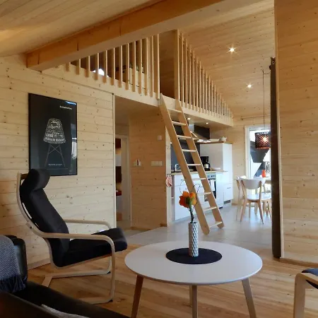 Semesterbostad Schwarzes Holzferienhaus Mit Sauna -- Gartenglueck -- An Der Ostsee, Bei Wismar, 500m, 2 Schlafzimmer