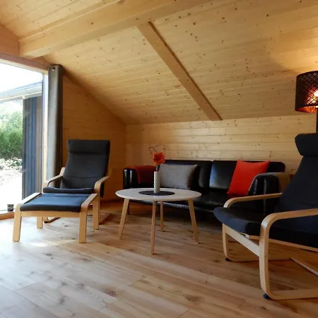 Schwarzes Holzferienhaus Mit Sauna -- Gartenglueck -- An Der Ostsee, Bei Wismar, 500m, 2 Schlafzimmer Дом отдыха