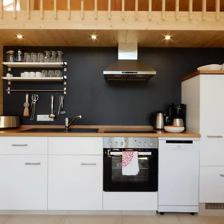 Schwarzes Holzferienhaus Mit Sauna -- Gartenglueck -- An Der Ostsee, Bei Wismar, 500m, 2 Schlafzimmer * Zierow