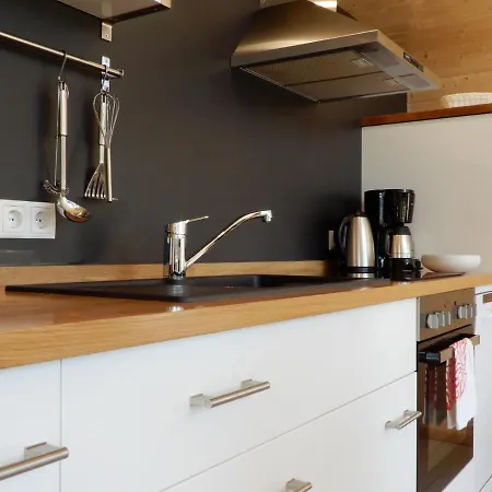 Semesterbostad Schwarzes Holzferienhaus Mit Sauna -- Gartenglueck -- An Der Ostsee, Bei Wismar, 500m, 2 Schlafzimmer Zierow