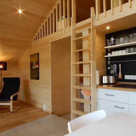 Schwarzes Holzferienhaus Mit Sauna -- Gartenglueck -- An Der Ostsee, Bei Wismar, 500m, 2 Schlafzimmer Casa de Férias Zierow