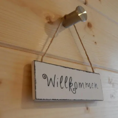 Semesterbostad Schwarzes Holzferienhaus Mit Sauna -- Gartenglueck -- An Der Ostsee, Bei Wismar, 500m, 2 Schlafzimmer *