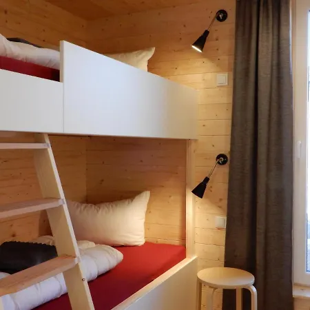 Schwarzes Holzferienhaus Mit Sauna -- Gartenglueck -- An Der Ostsee, Bei Wismar, 500m, 2 Schlafzimmer Zierow