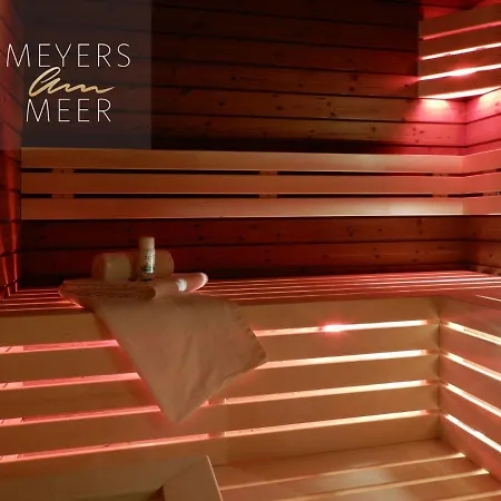 Schwarzes Holzferienhaus Mit Sauna -- Gartenglueck -- An Der Ostsee, Bei Wismar, 500m, 2 Schlafzimmer