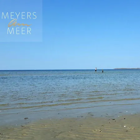 Casa de Férias Schwarzes Holzferienhaus Mit Sauna -- Gartenglueck -- An Der Ostsee, Bei Wismar, 500m, 2 Schlafzimmer *