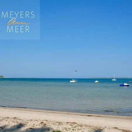 Casa de Férias Schwarzes Holzferienhaus Mit Sauna -- Gartenglueck -- An Der Ostsee, Bei Wismar, 500m, 2 Schlafzimmer