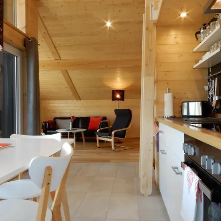 Semesterbostad Schwarzes Holzferienhaus Mit Sauna -- Gartenglueck -- An Der Ostsee, Bei Wismar, 500m, 2 Schlafzimmer Zierow