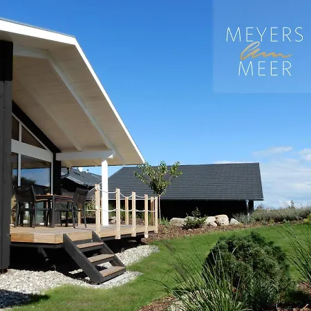 Semesterbostad Schwarzes Holzferienhaus Mit Sauna -- Gartenglueck -- An Der Ostsee, Bei Wismar, 500m, 2 Schlafzimmer Zierow