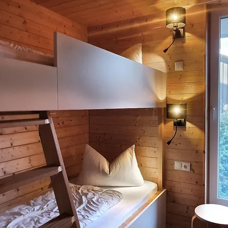 Schwarzes Holzferienhaus Mit Sauna -- Gartenglueck -- An Der Ostsee, Bei Wismar, 500m, 2 Schlafzimmer Zierow