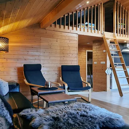 Schwarzes Holzferienhaus Mit Sauna -- Gartenglueck -- An Der Ostsee, Bei Wismar, 500m, 2 Schlafzimmer Vakantiehuis